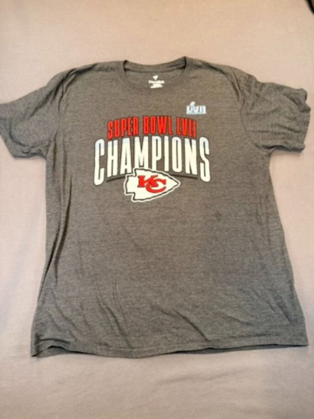 Kansas City Chiefs Super Bowl Champions T-shirt Sz XL Adult NFL KC by Fanatics